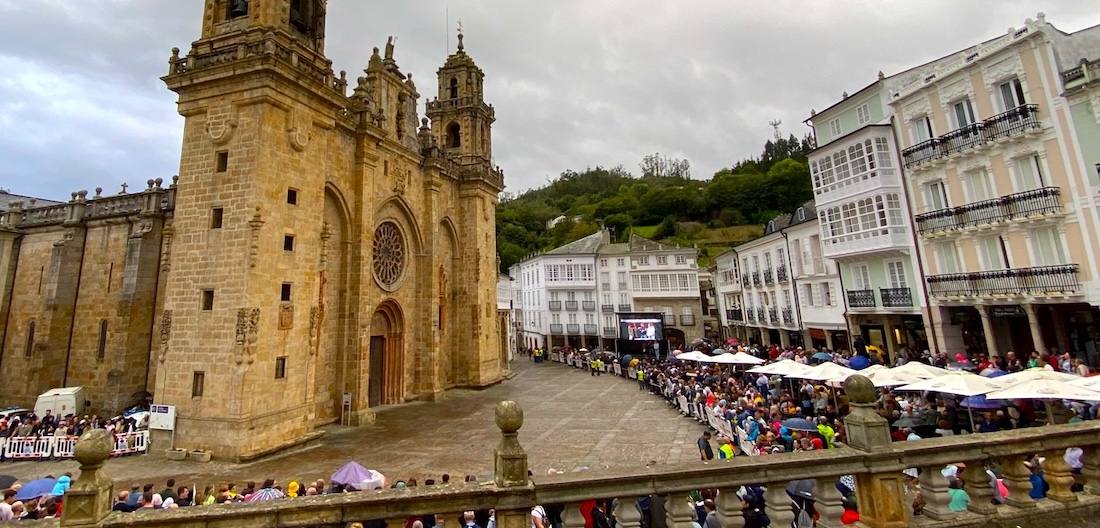 Bajada de los caballos en la Praza da Catedral