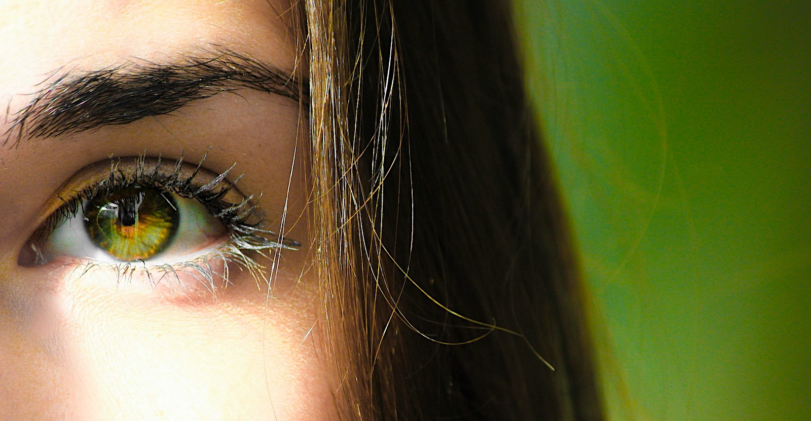 Las lágrimas artificiales son un producto de uso cotidiano para el cuidado de los ojos