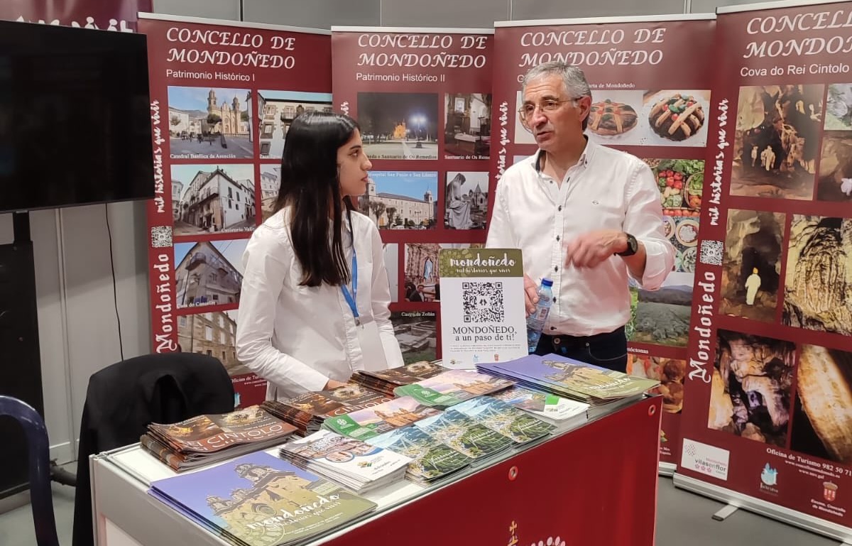 El alcalde visitó el stand de Mondoñedo en la Semana Verde