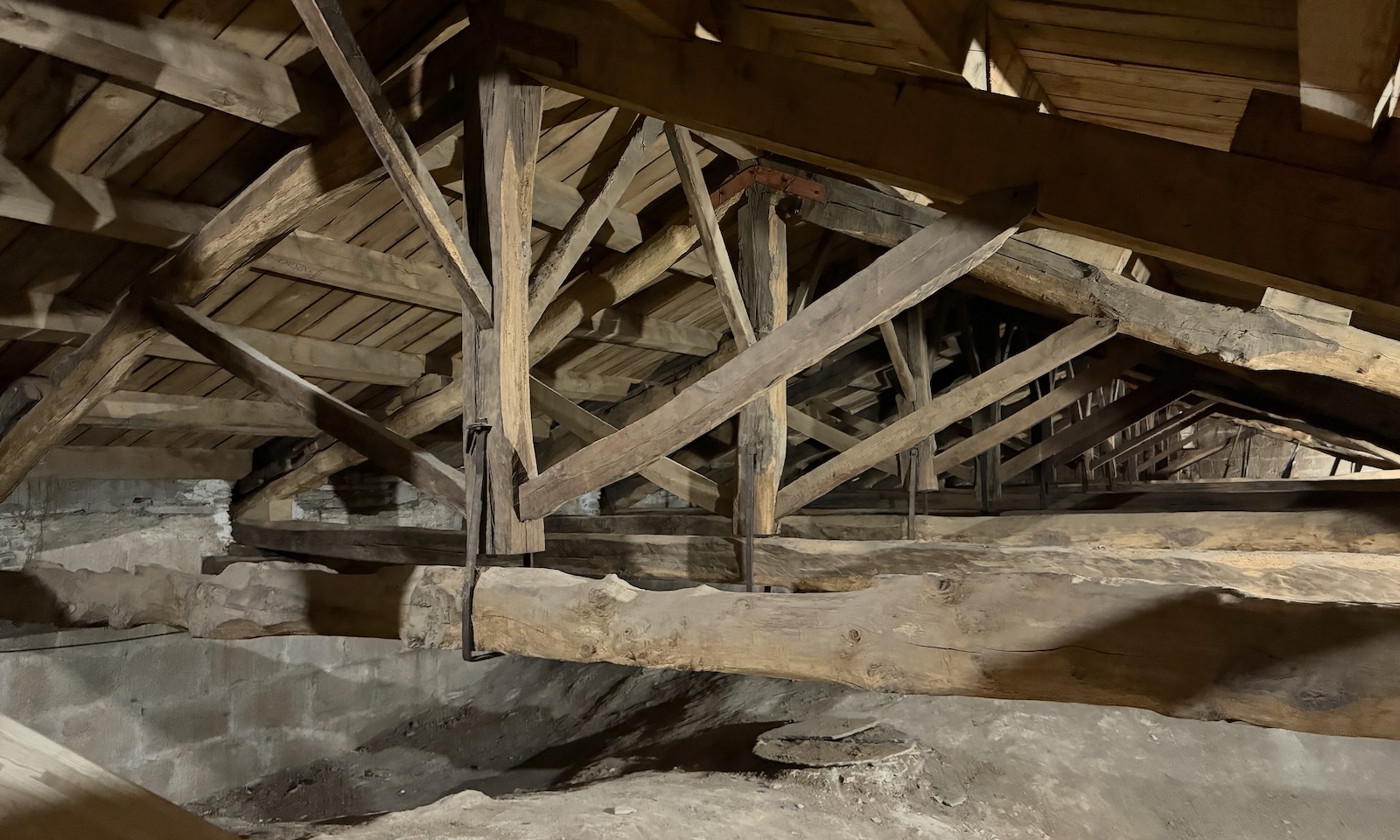 Los trabajos en la Catedral de Mondoñedo se centrarán en la reparación de las vigas de la cubierta